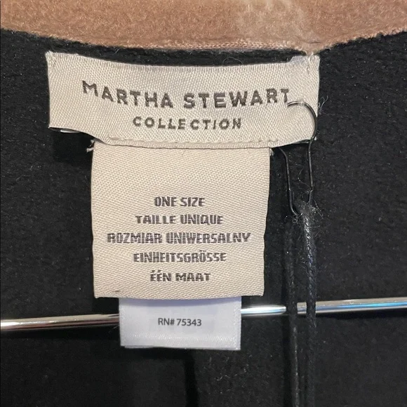 Martha Stewart Collection Black & Tan Cape - Picture 3 of 8